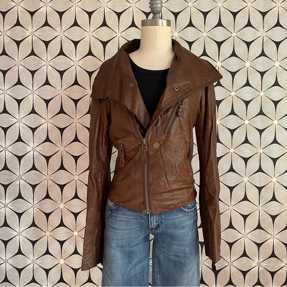 Danier Vintage Leather Moto Jacket - Picture 2 of 7